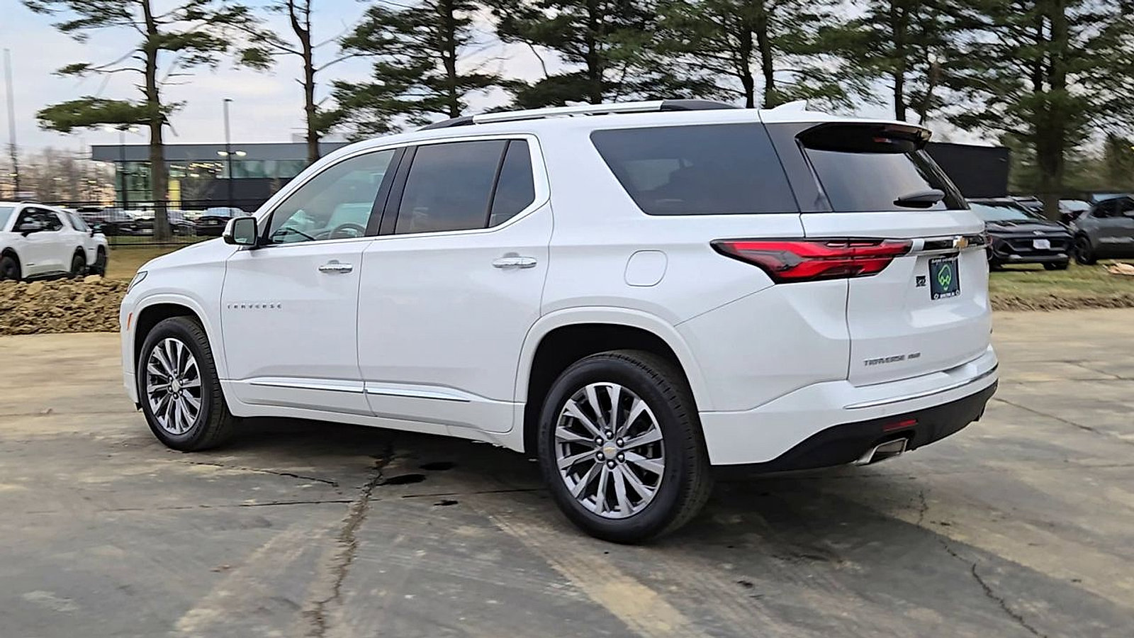 Certified 2023 Chevrolet Traverse Premier image 2