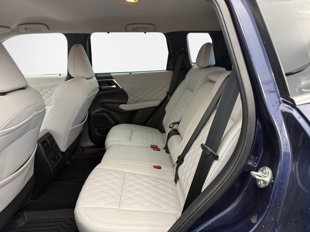 Used 2023 Mitsubishi Outlander SEL AWD/4WD image 23