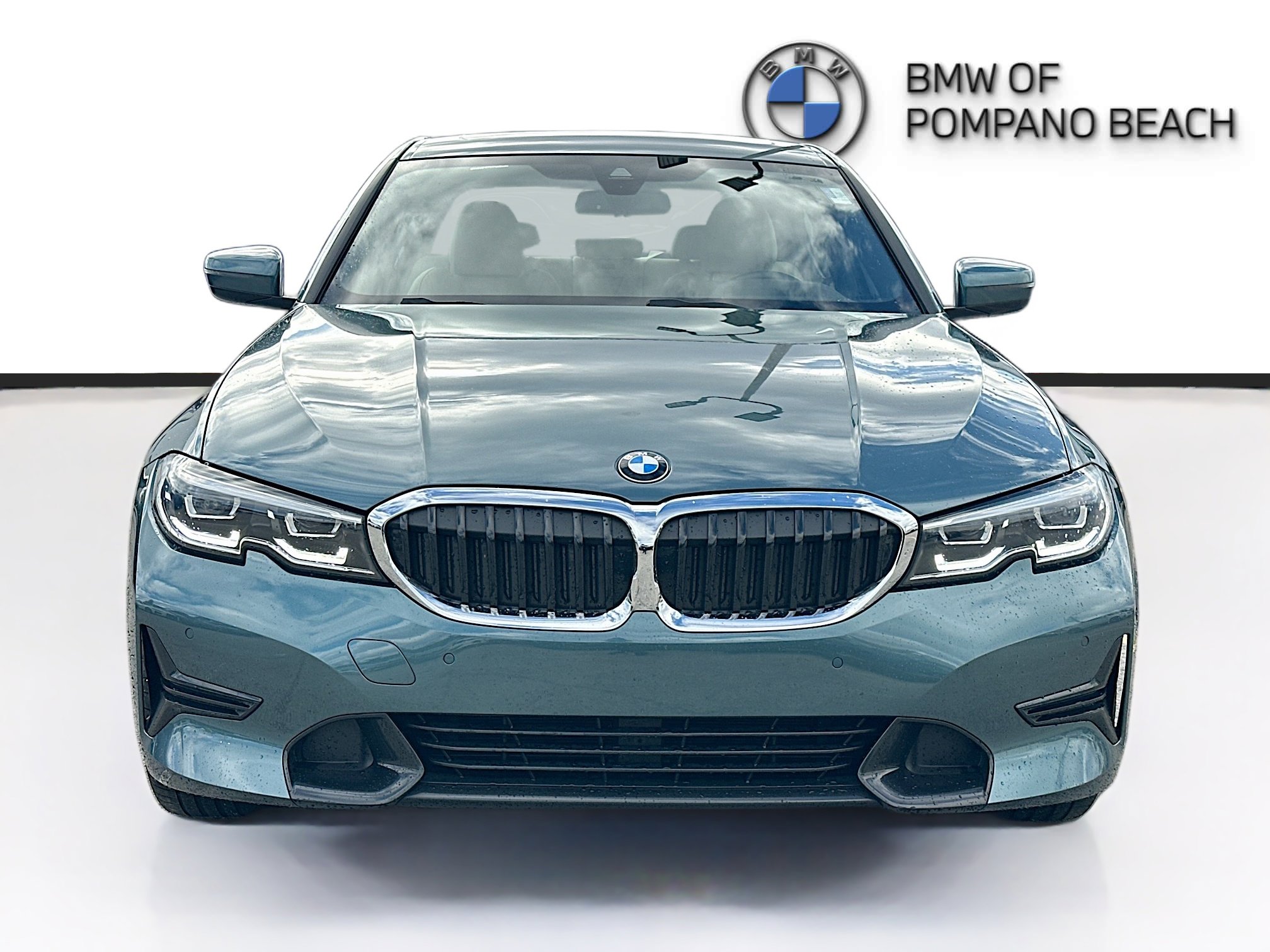 Used 2021 BMW 330i Sedan w/ Premium Package image 2