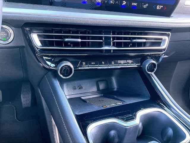 New 2027 Chevrolet Traverse LT FWD image 24