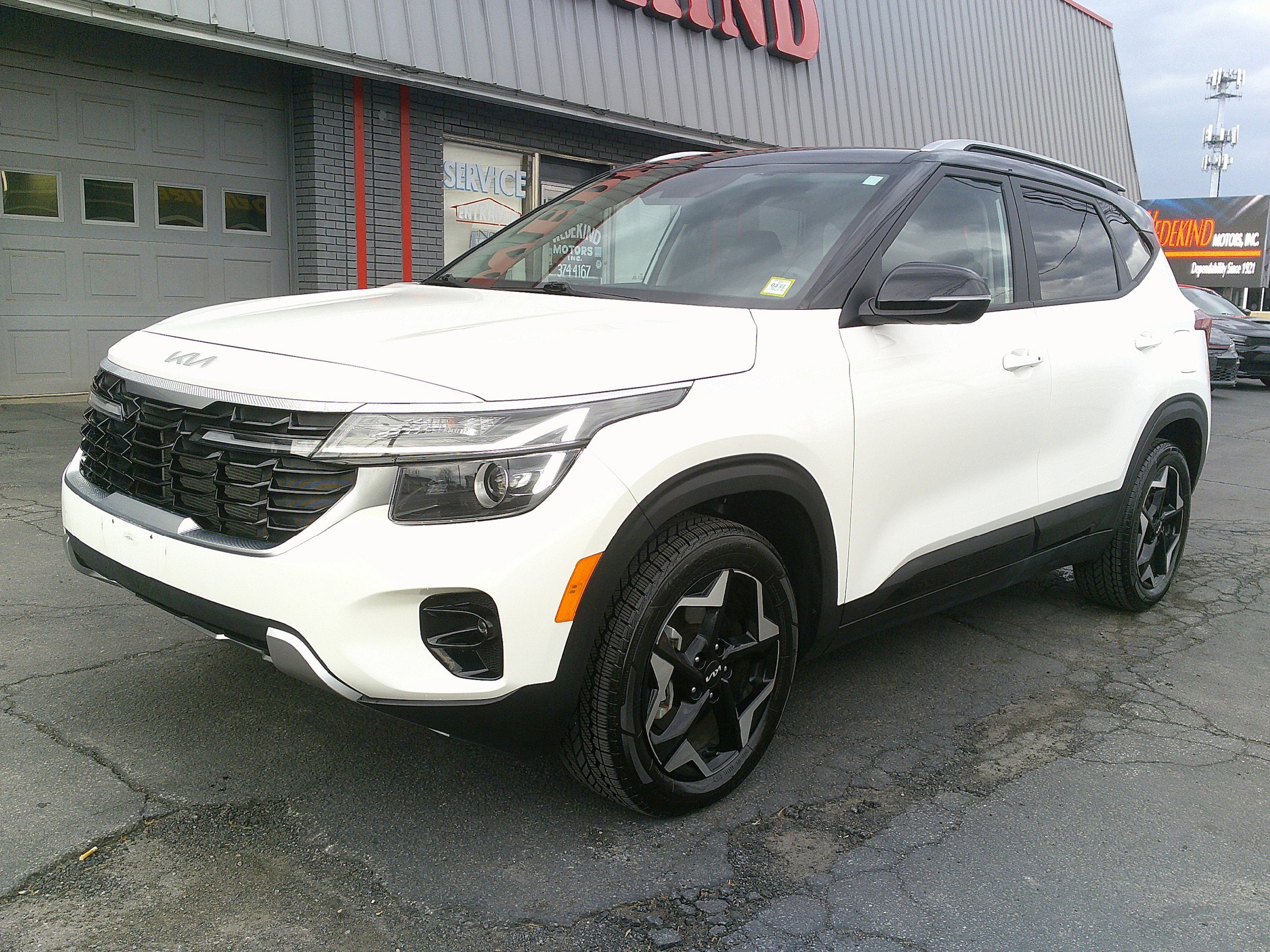 Used 2025 Kia Seltos S AWD/4WD image 11