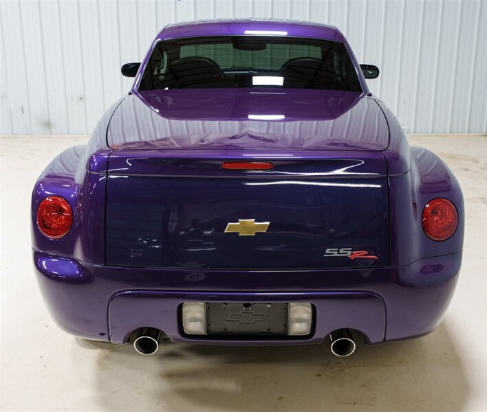 Used 2004 Chevrolet SSR w/ Preferred Equipment Group RWD image 7