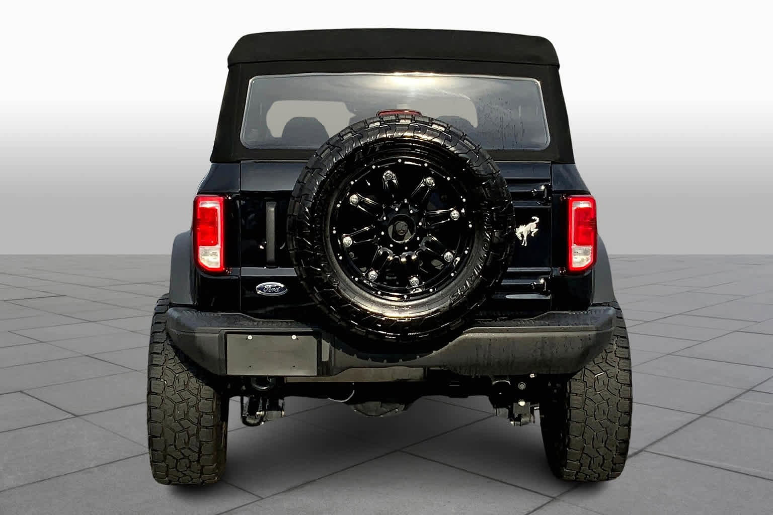 Used 2022 Ford Bronco Black Diamond image 5