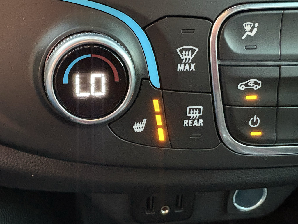 Used 2023 Chevrolet Traverse LT FWD image 21