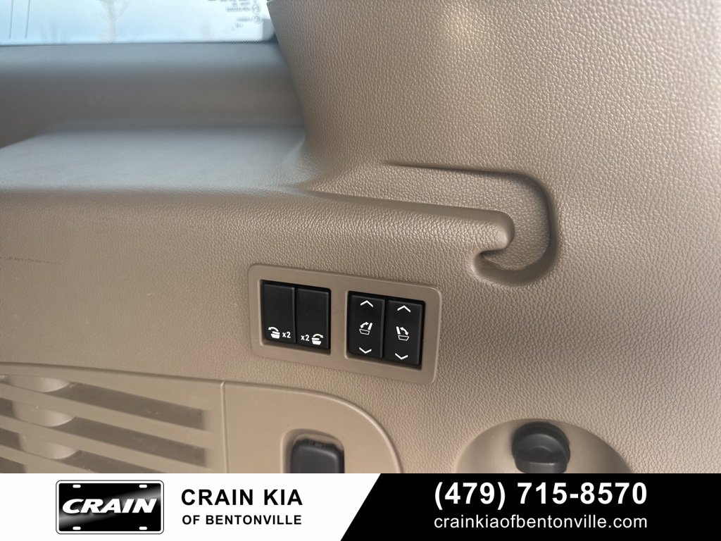 Used 2015 Chevrolet Suburban LTZ image 47