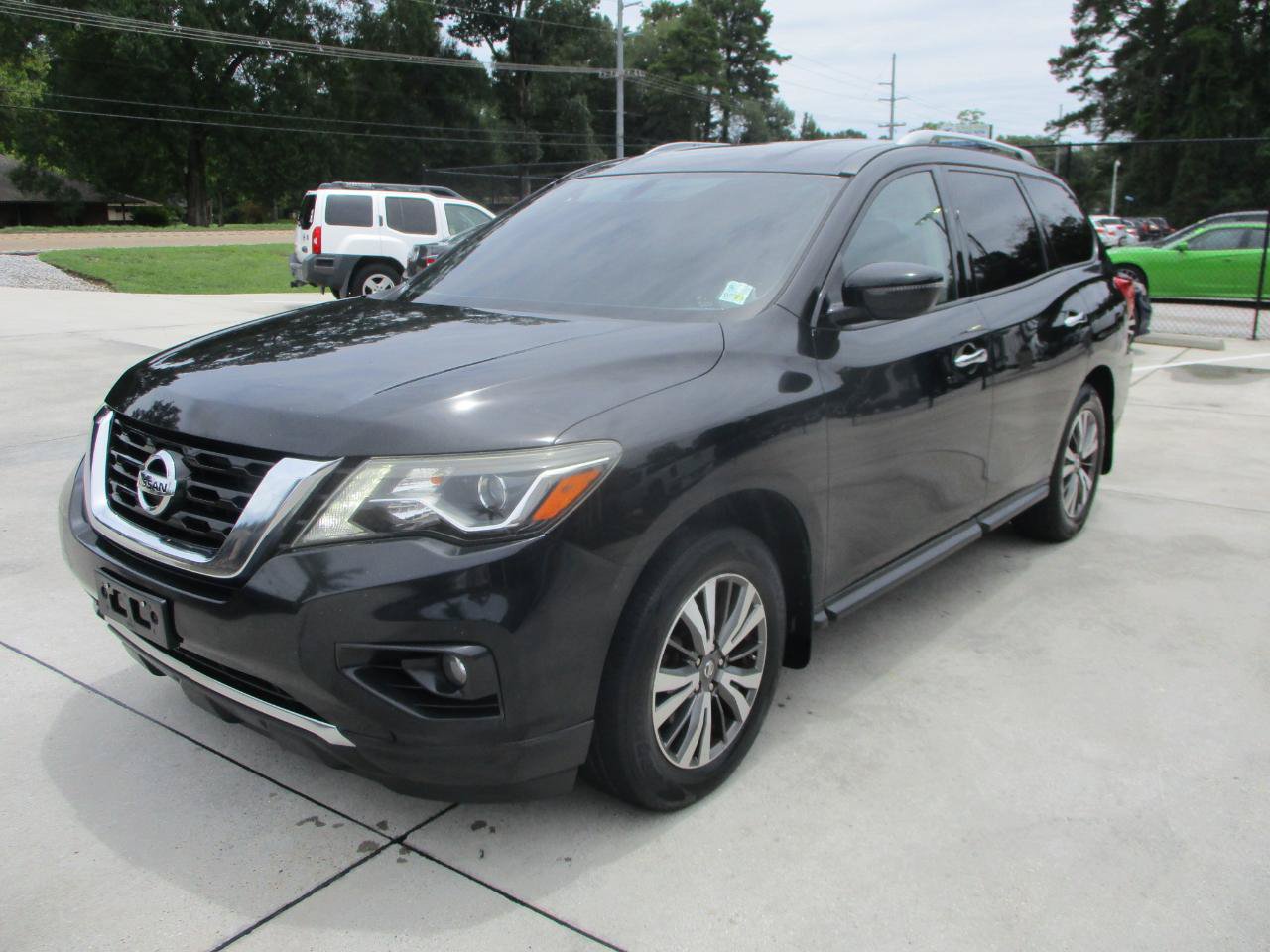 Used 2017 Nissan Pathfinder SV