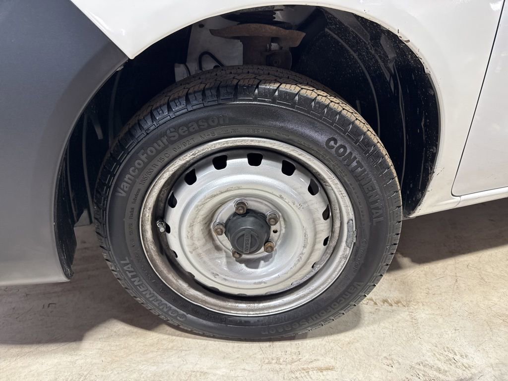 Used 2019 Nissan NV200 S image 2