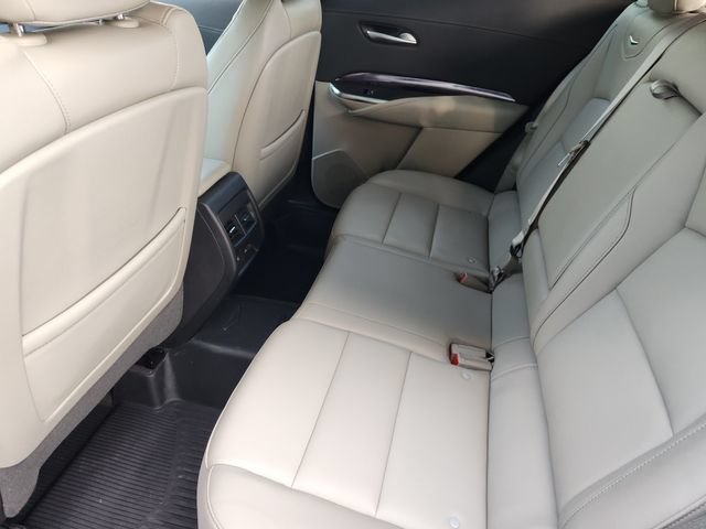 Used 2023 Cadillac XT4 Luxury w/ Cold Weather Package FWD image 31