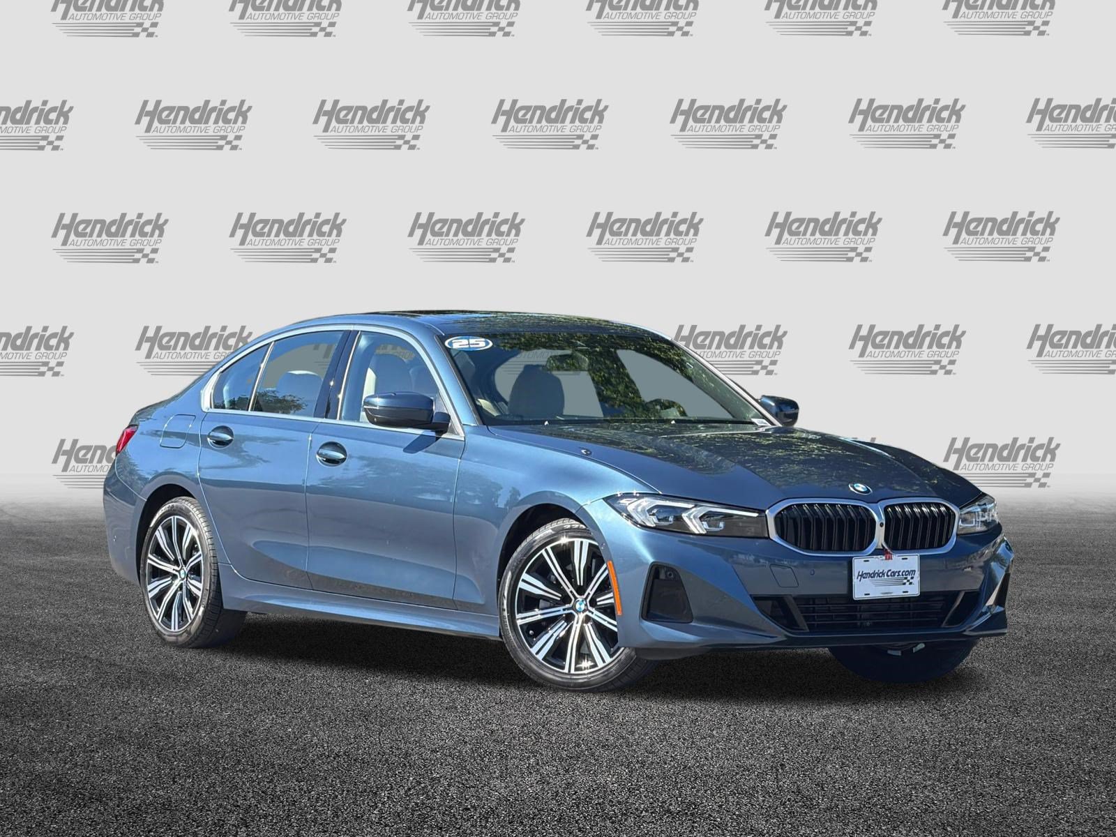 Used 2025 BMW 330i Sedan w/ Premium Package RWD image 2