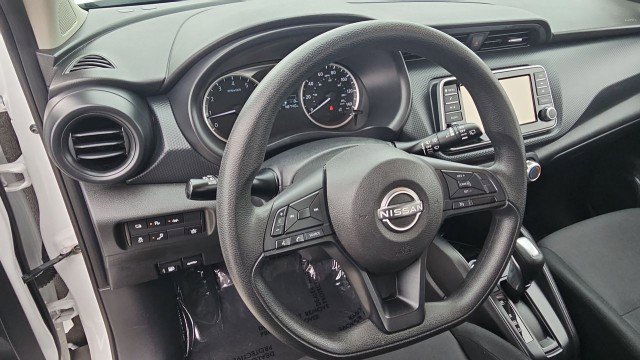 Used 2023 Nissan Kicks S FWD image 11