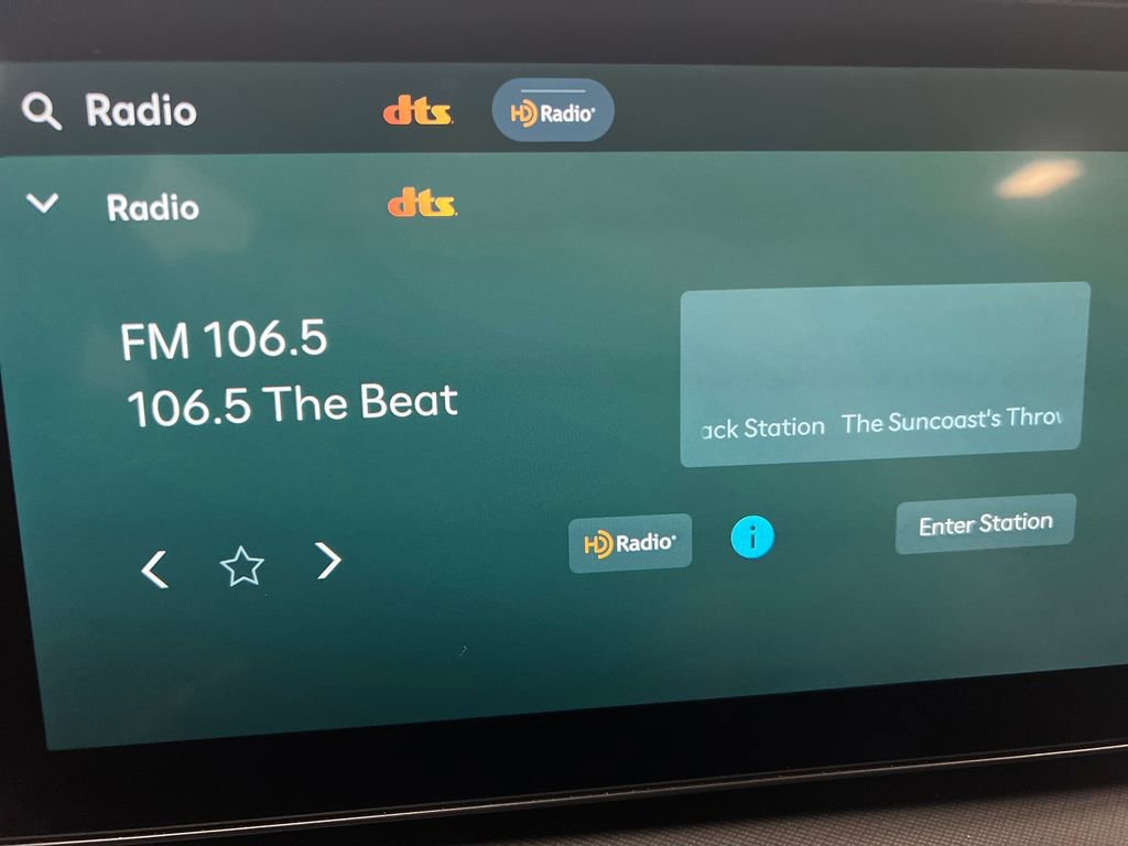 Used 2025 Hyundai Santa Fe SEL image 21