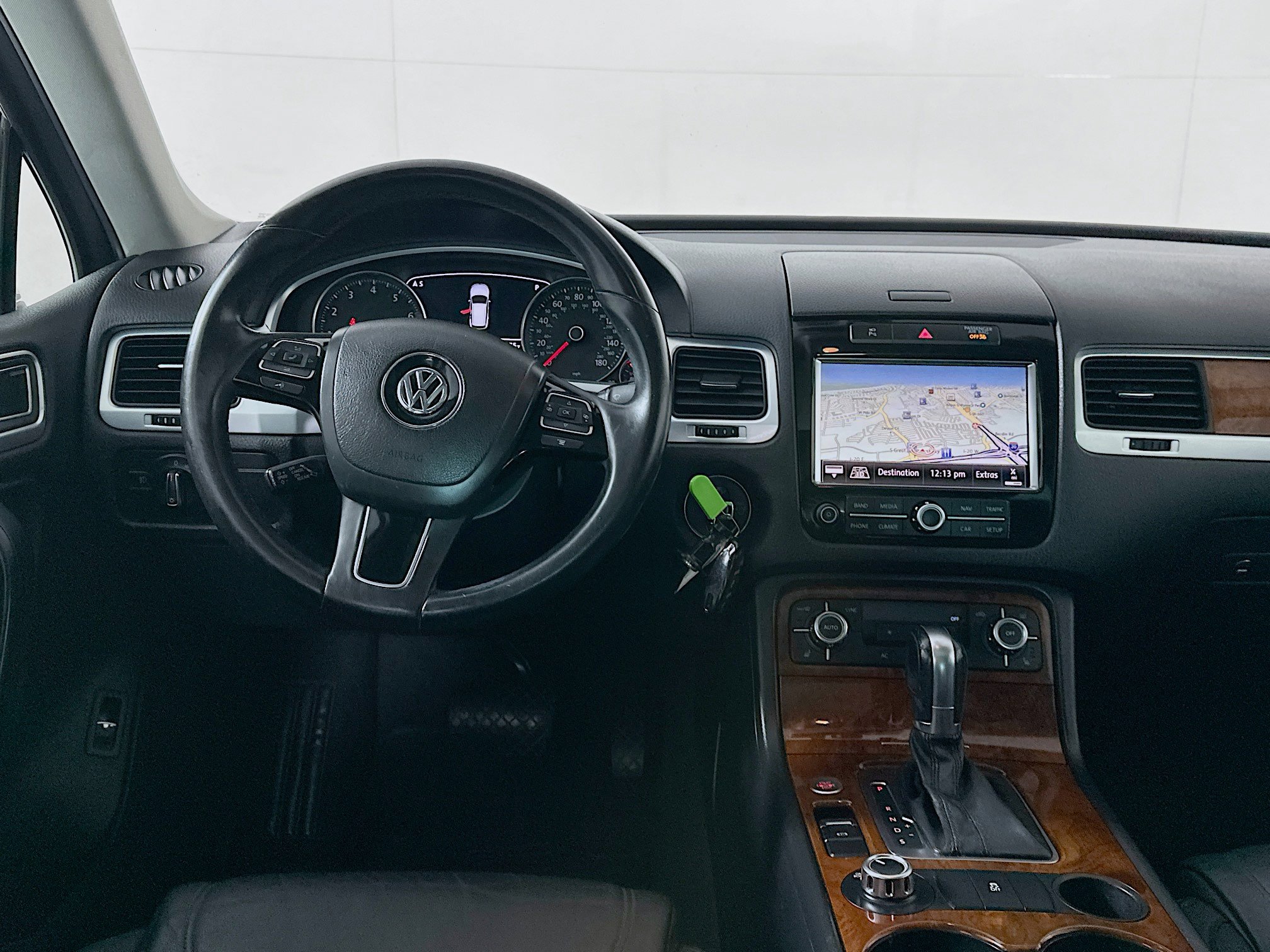 Used 2012 Volkswagen Touareg Sport AWD/4WD image 18