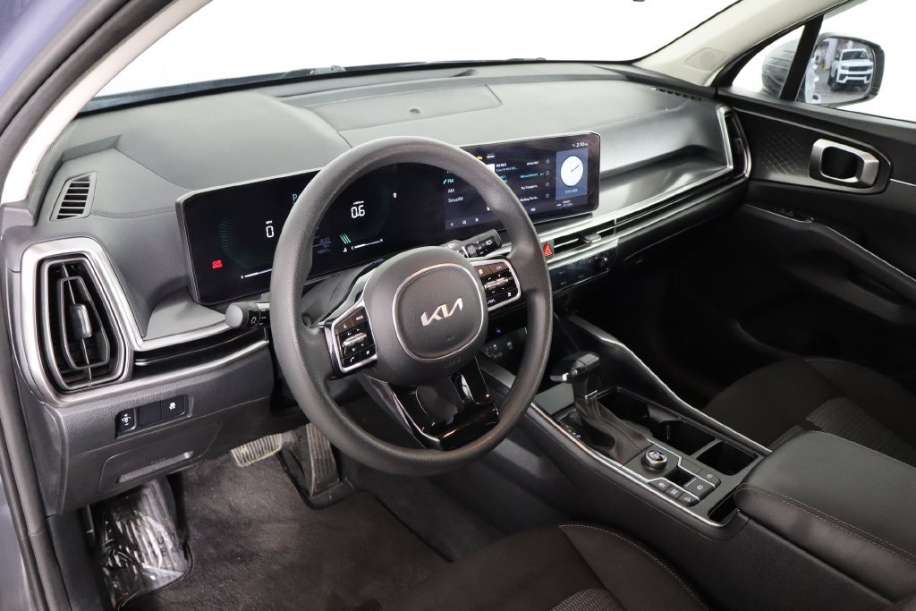 Used 2024 Kia Sorento LX FWD image 25