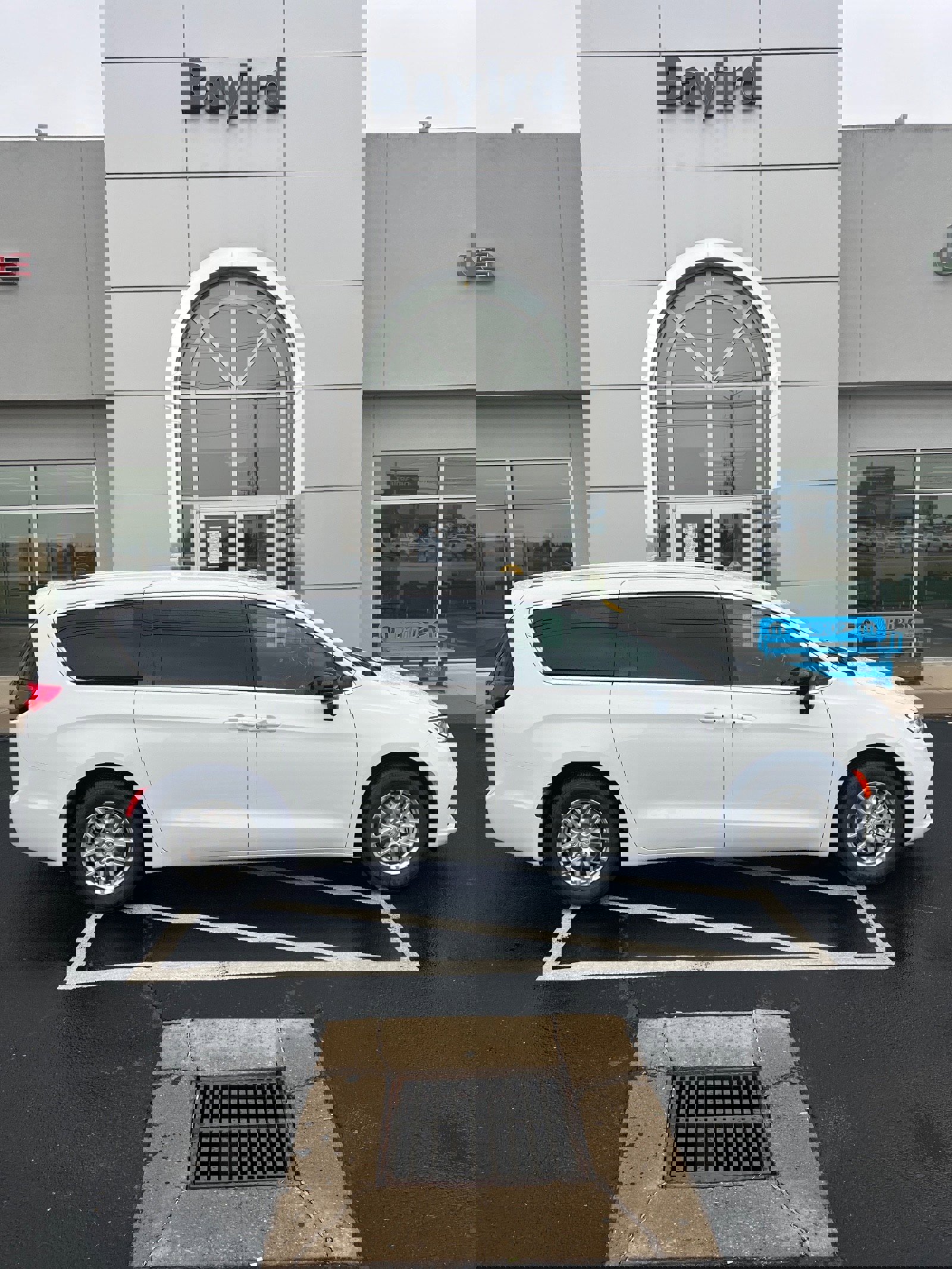 New 2026 Chrysler Pacifica Select image 1