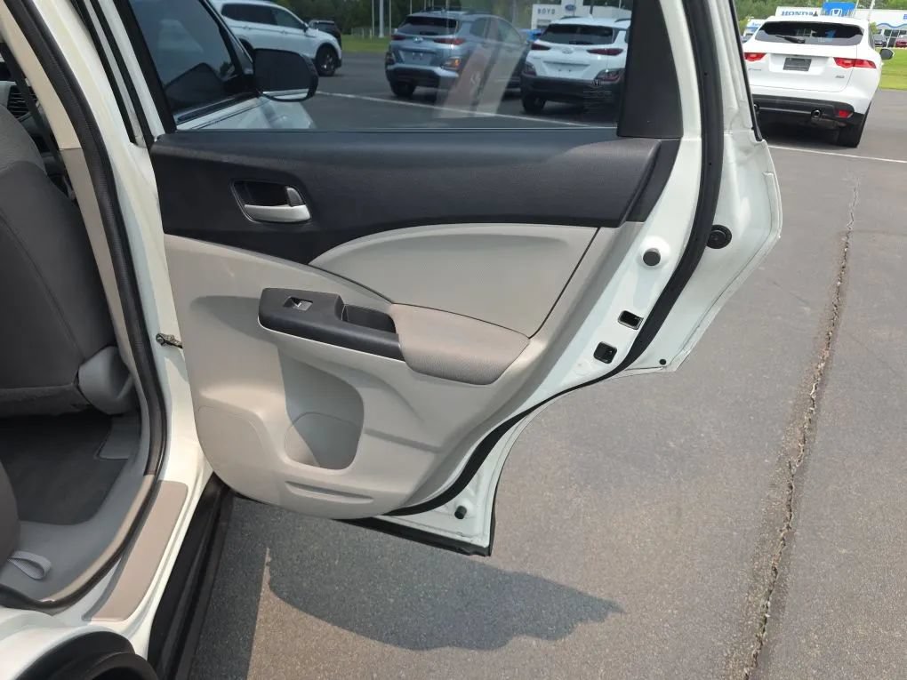 Used 2013 Honda CR-V LX image 38