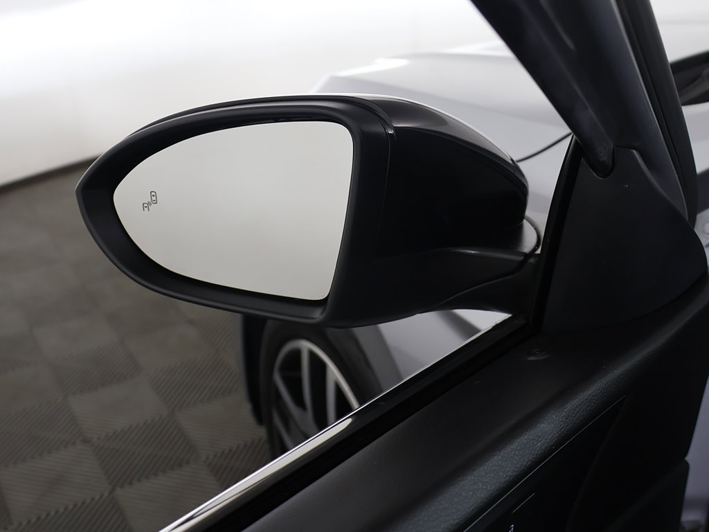 Used 2025 Volkswagen Jetta SE FWD image 28