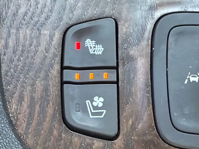 Used 2020 GMC Acadia Denali w/ LPO, Floor Liner Package image 31