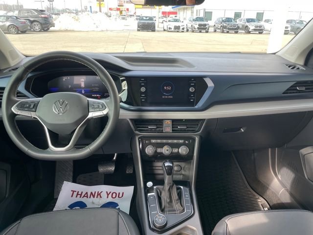 Used 2024 Volkswagen Taos SE image 11