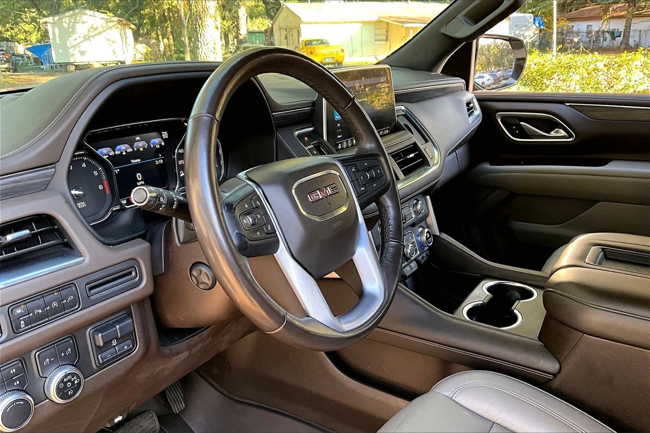 Used 2021 GMC Yukon SLT w/ SLT Luxury Plus Package image 14