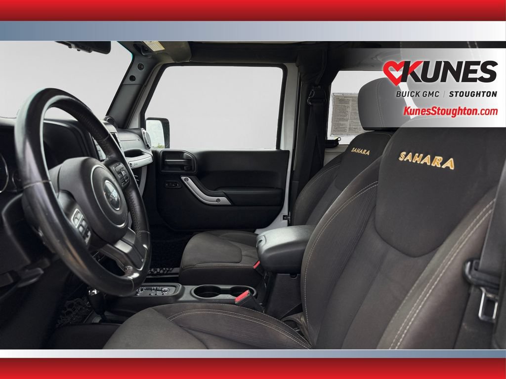 Used 2013 Jeep Wrangler Sahara w/ Dual Top Group AWD/4WD image 19