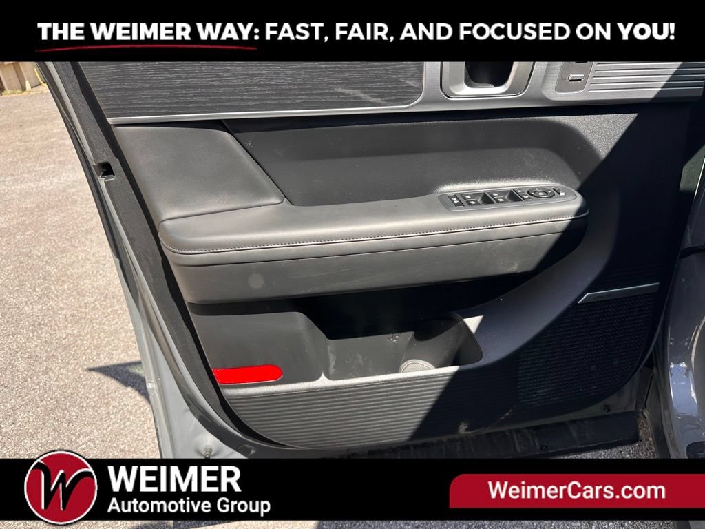 Used 2024 Hyundai Santa Fe Limited AWD/4WD image 6