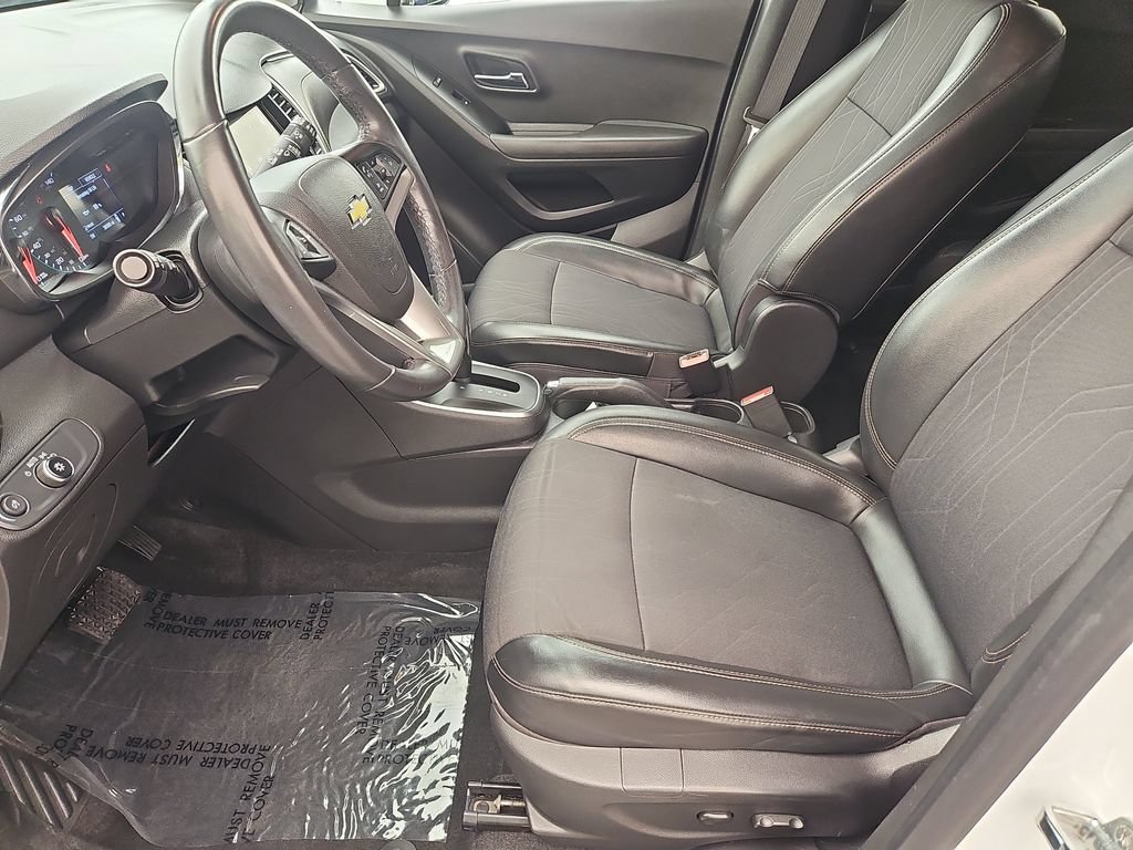 Used 2019 Chevrolet Trax LT w/ LT Convenience Package AWD/4WD image 26