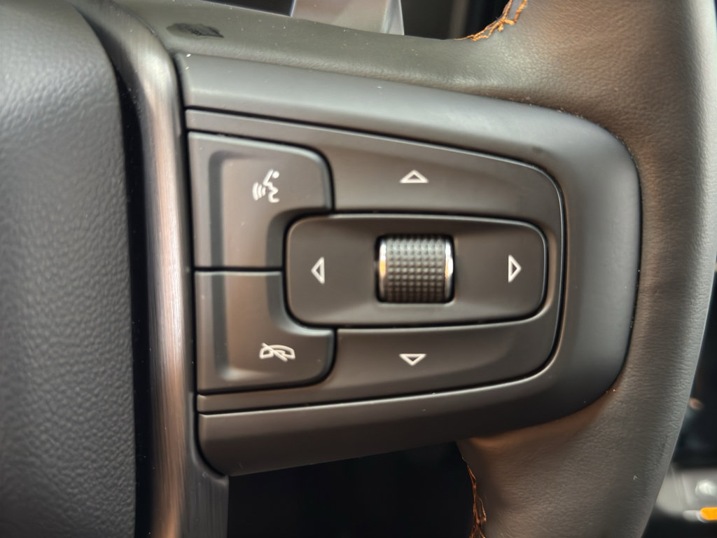 Used 2025 GMC Sierra 1500 AT4 w/ Technology Package AWD/4WD image 29