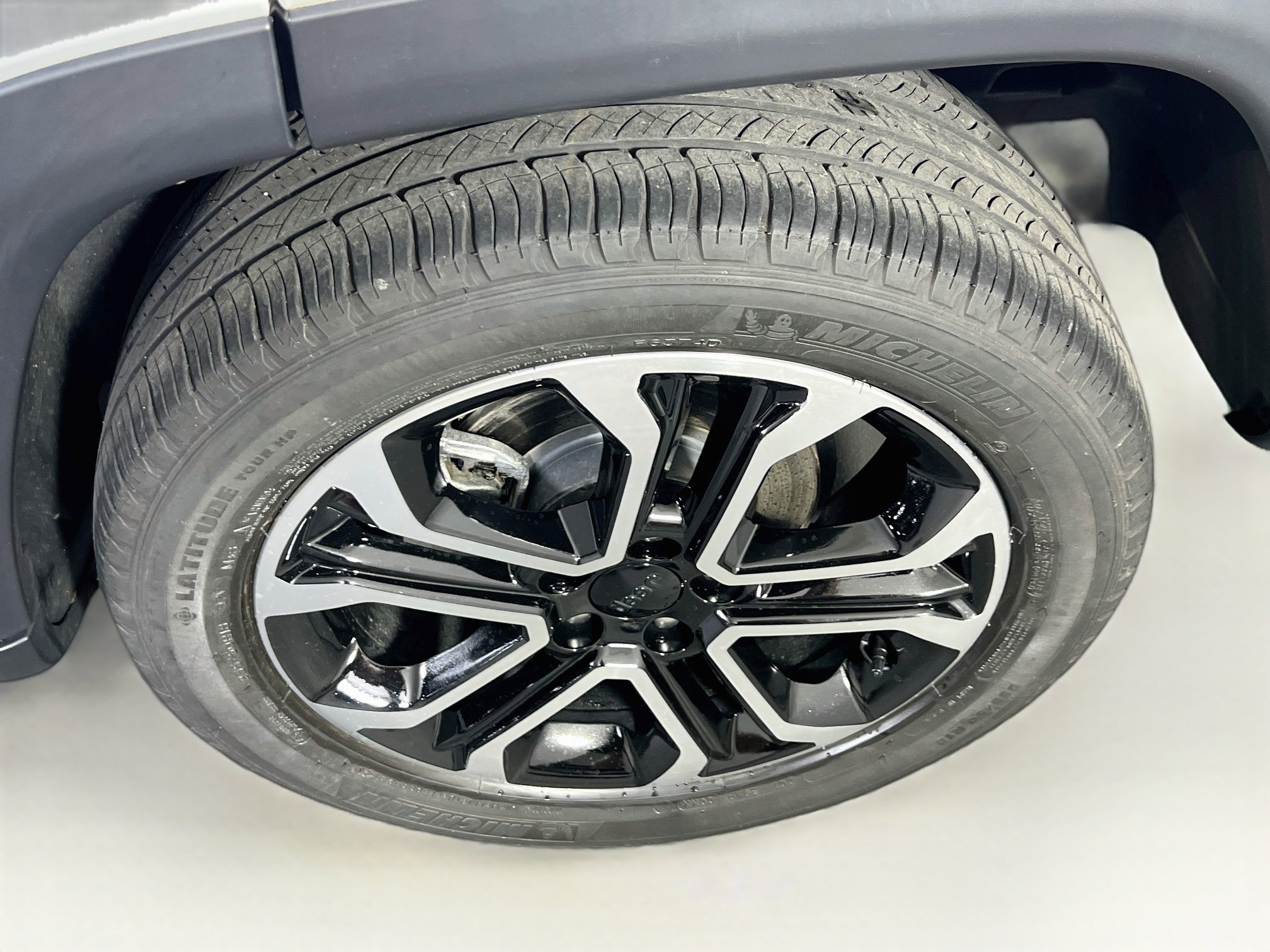 Used 2022 Jeep Compass Limited AWD/4WD image 29
