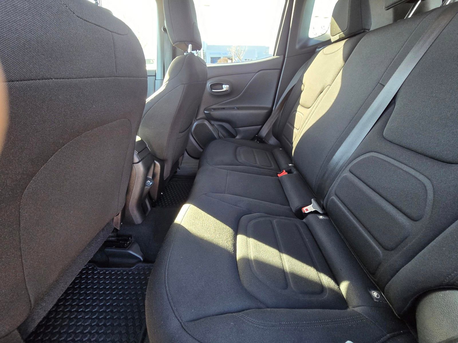 Used 2022 Jeep Renegade Latitude image 10