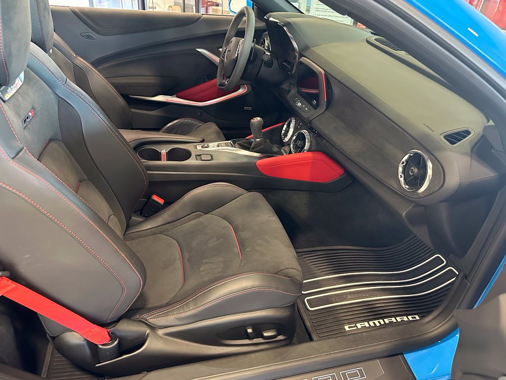 Used 2022 Chevrolet Camaro ZL1 RWD image 22