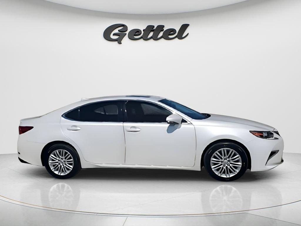 Used 2016 Lexus ES 350 w/ Premium Package w/Wood Trim image 9