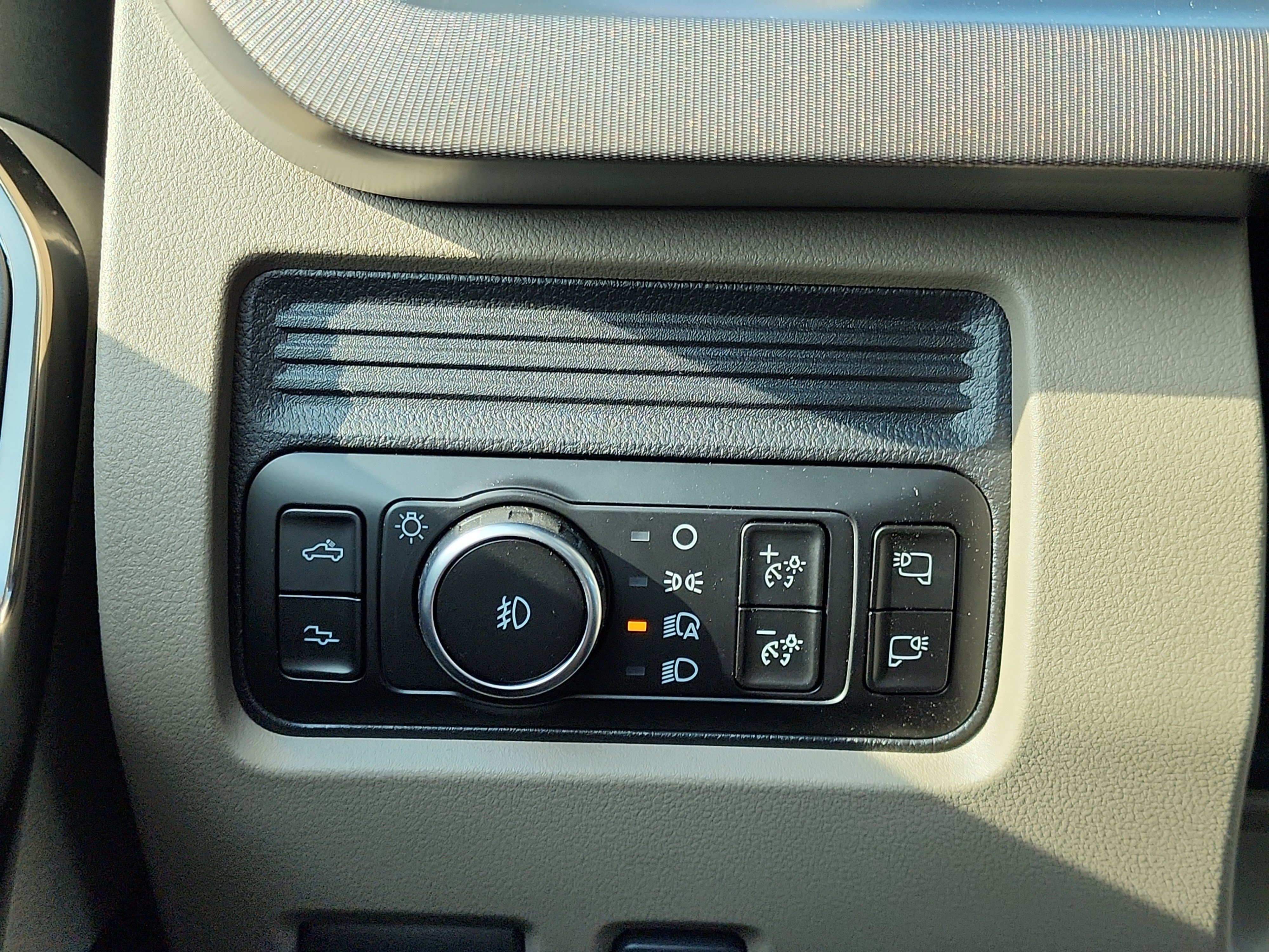 New 2026 Ford F350 Platinum w/ Platinum Plus Package image 17