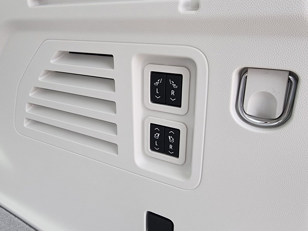 New 2026 GMC Acadia Denali w/ Super Cruise Package image 53