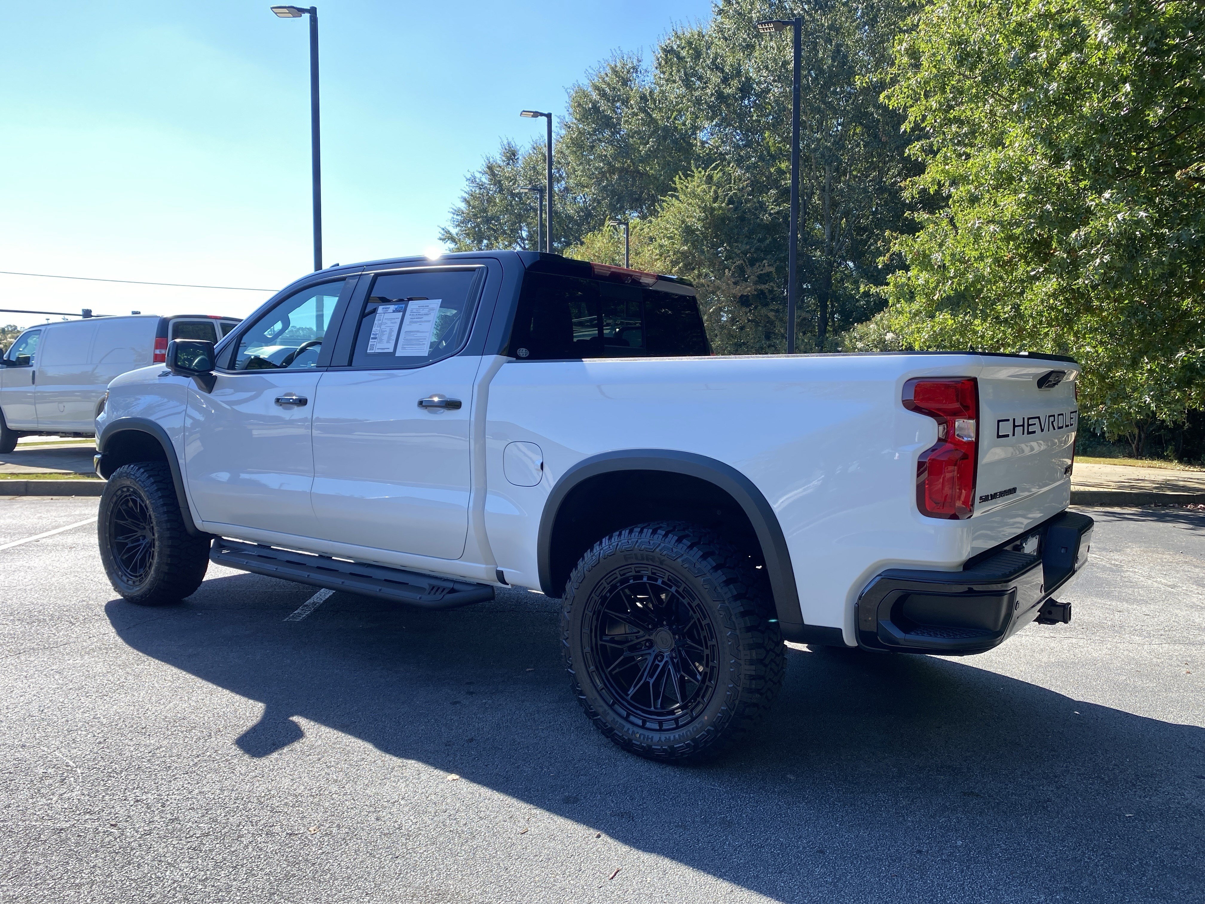 Used 2024 Chevrolet Silverado 1500 ZR2 w/ Technology Package AWD/4WD image 7