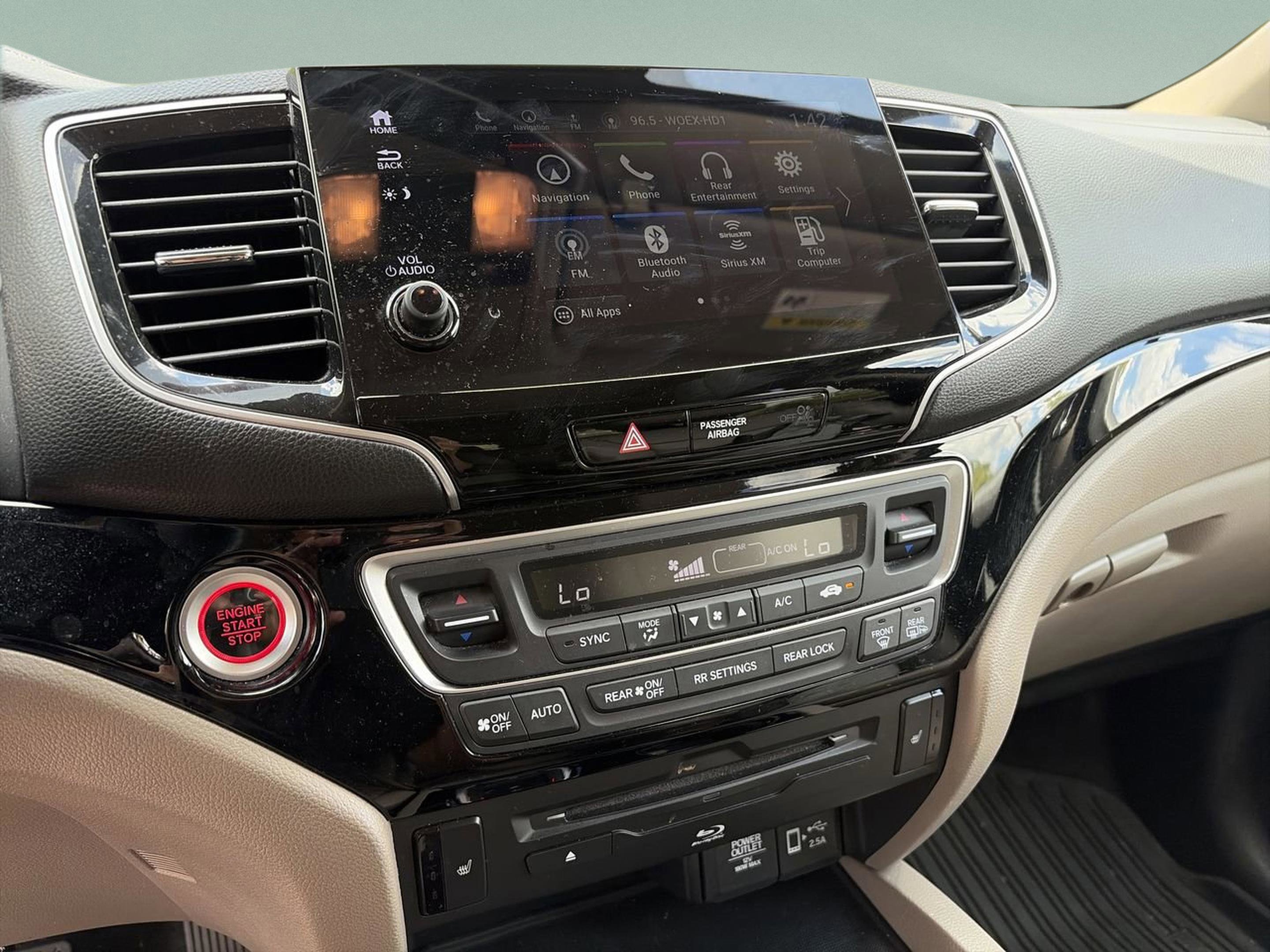 Used 2019 Honda Pilot Touring image 12