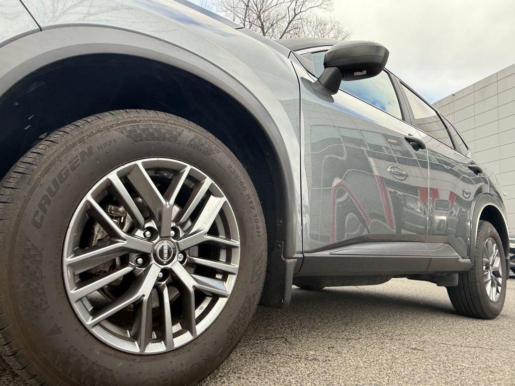 Used 2023 Nissan Rogue S image 8
