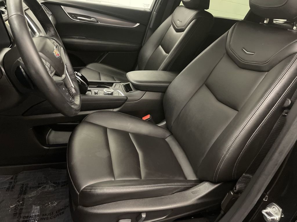 Used 2024 Cadillac XT5 Luxury w/ LPO, Floor Liner Package AWD/4WD image 11