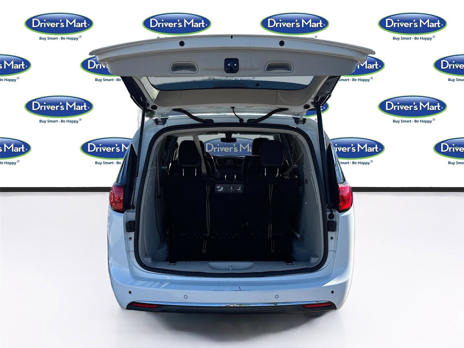 Used 2019 Chrysler Pacifica Touring-L image 28