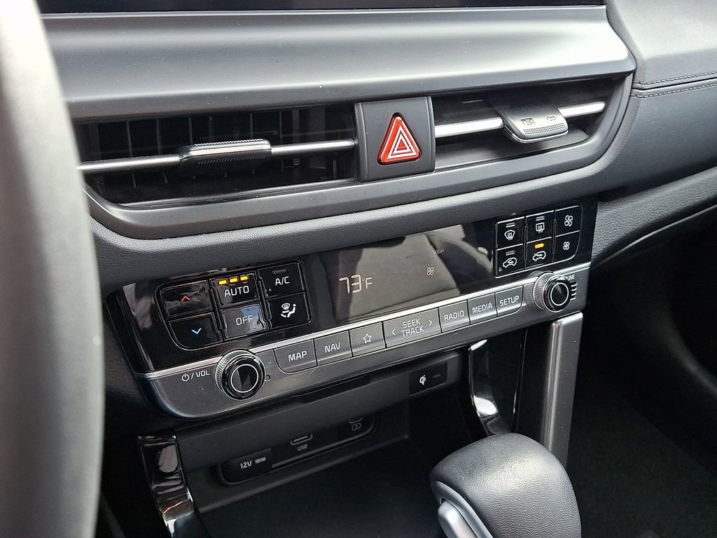 Used 2024 Kia Seltos EX image 19