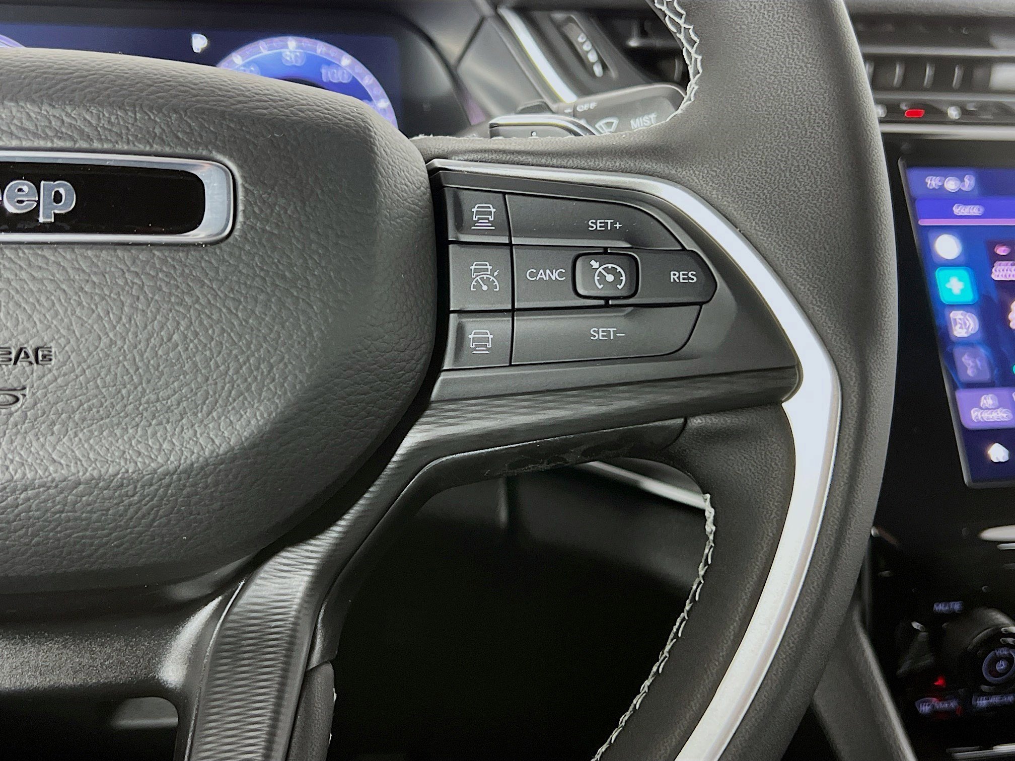 New 2025 Jeep Grand Cherokee L Altitude image 15