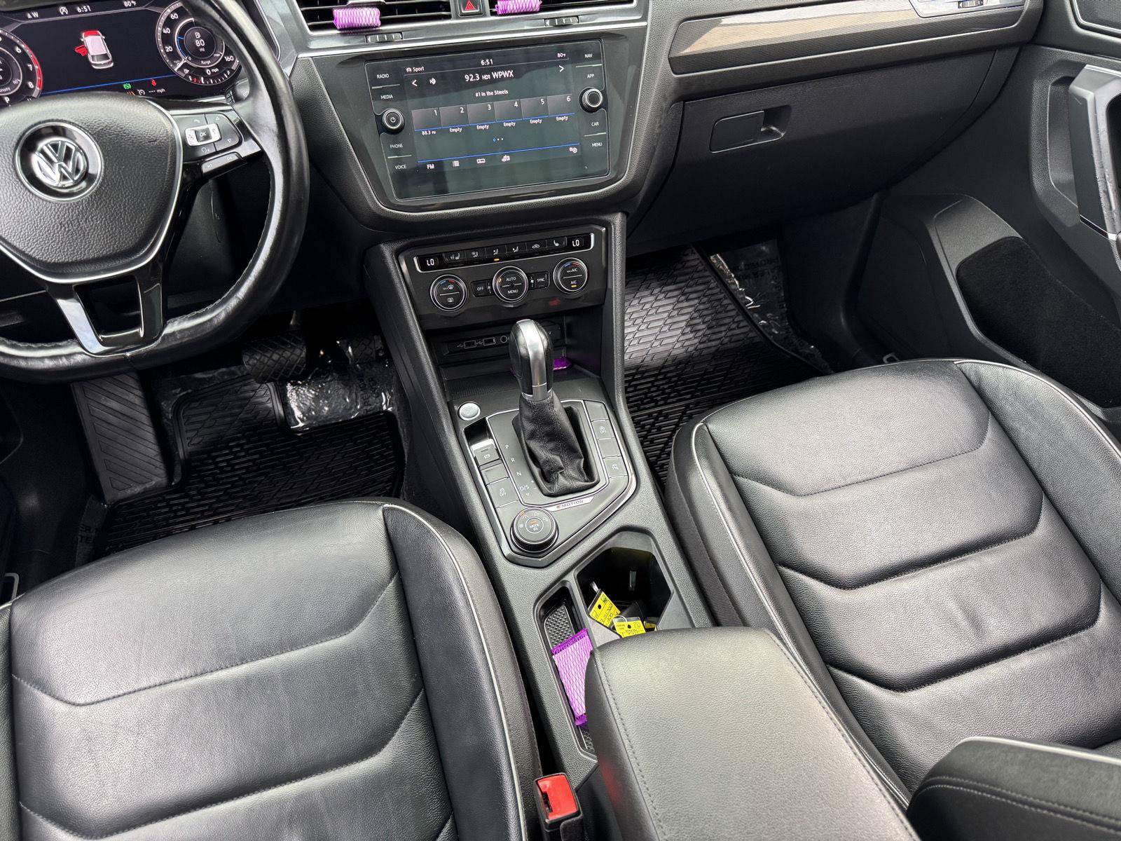 Used 2018 Volkswagen Tiguan SEL Premium w/ 3rd Row Seat Package AWD/4WD image 40