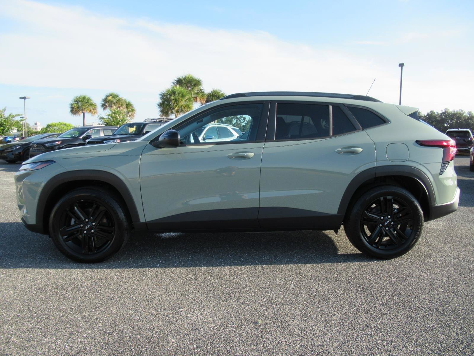 Used 2025 Chevrolet Trax ACTIV w/ Sunroof Package FWD image 4