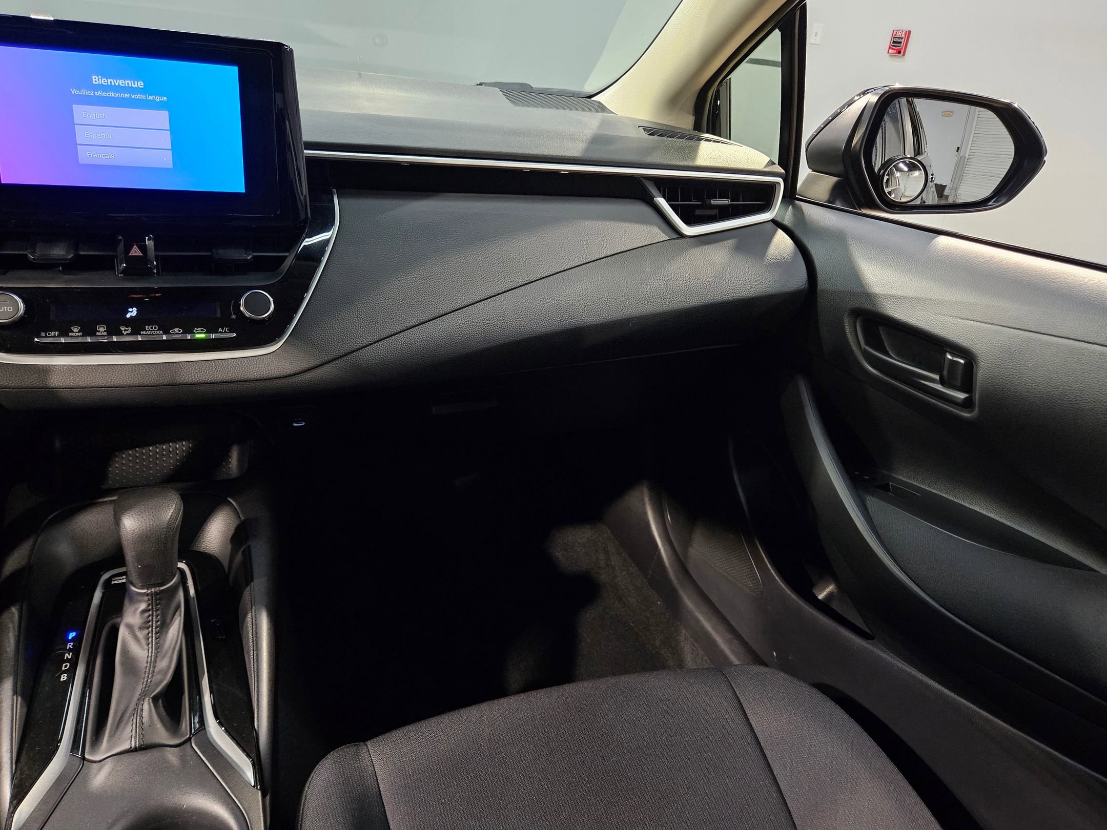 Used 2025 Toyota Corolla LE image 11