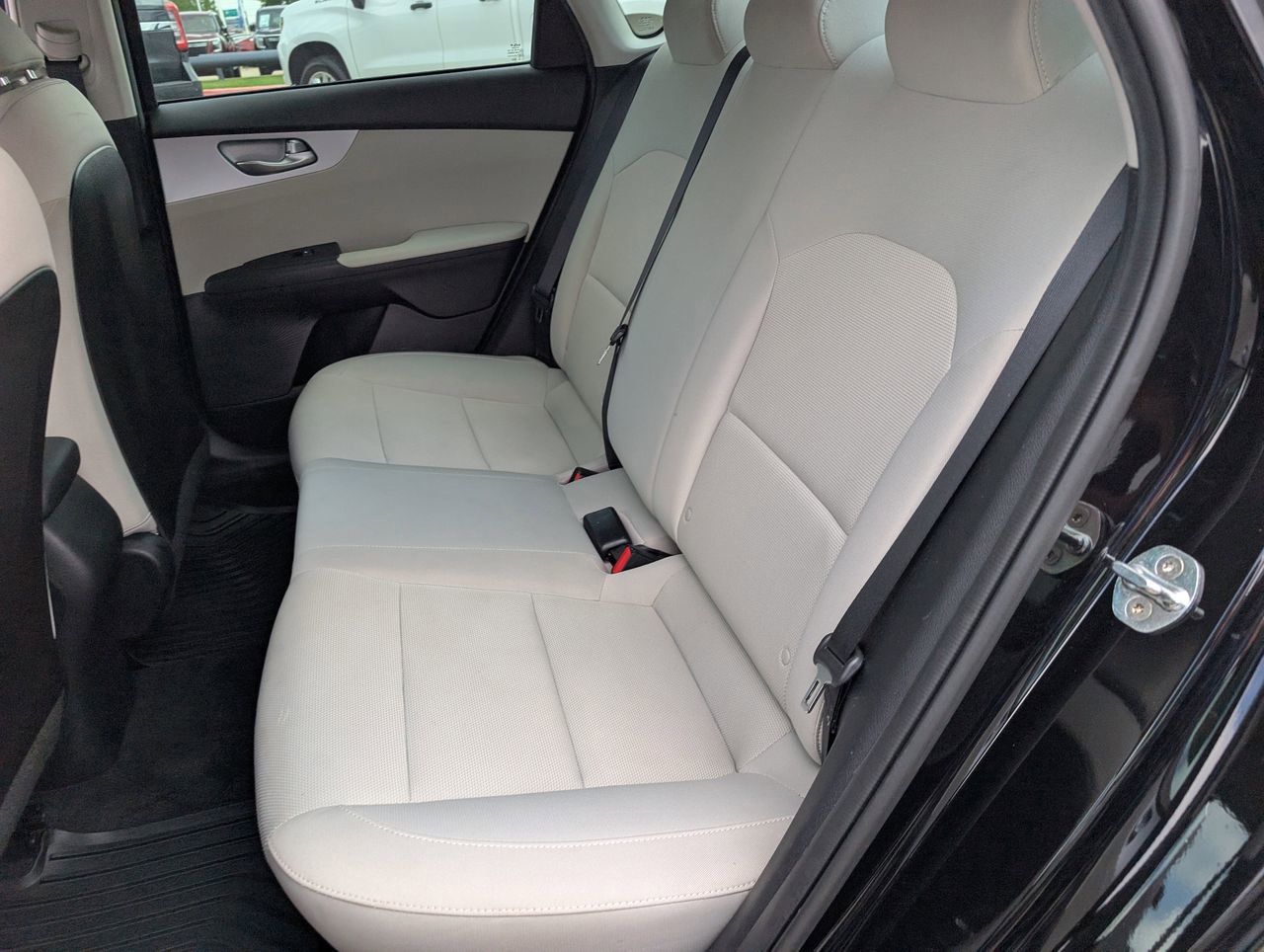 Used 2022 Kia Forte LXS FWD image 25