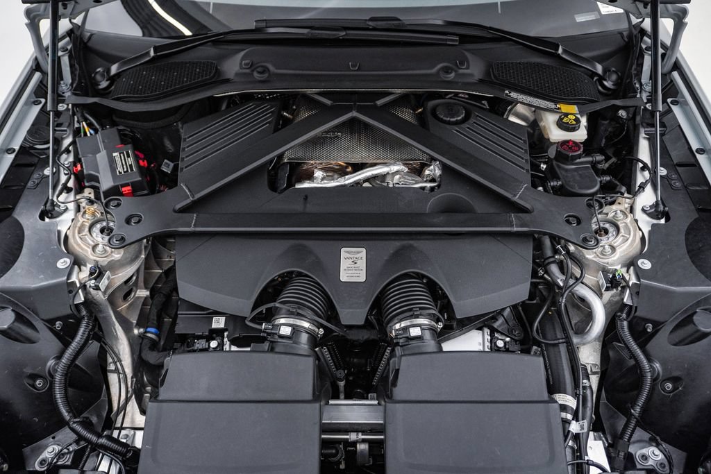 Used 2026 Aston Martin V8 Vantage S RWD image 33