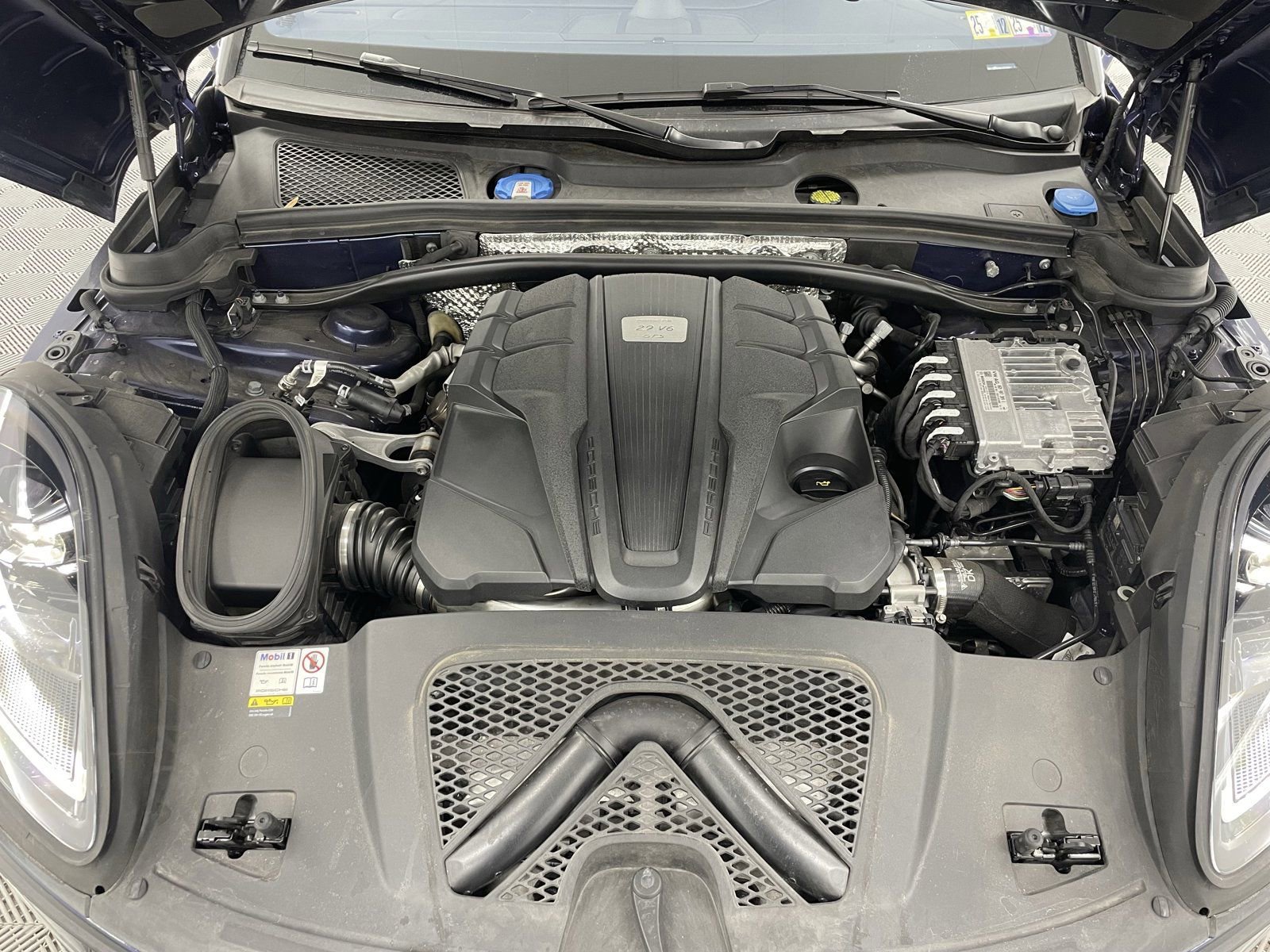 Certified 2023 Porsche Macan GTS image 26