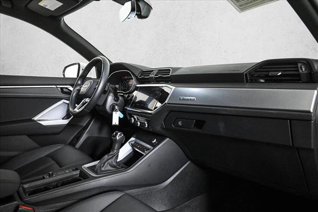 Used 2022 Audi Q3 2.0T Premium w/ Convenience Package image 23
