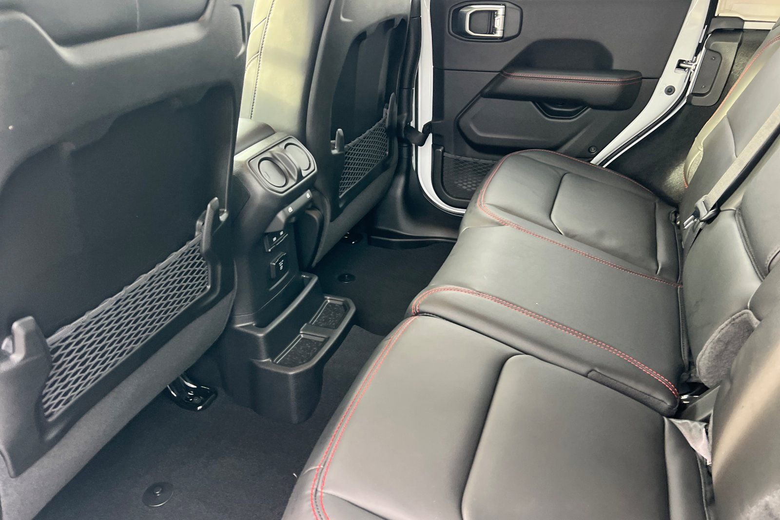 New 2026 Jeep Wrangler Unlimited Rubicon w/ Dual Top Group image 11