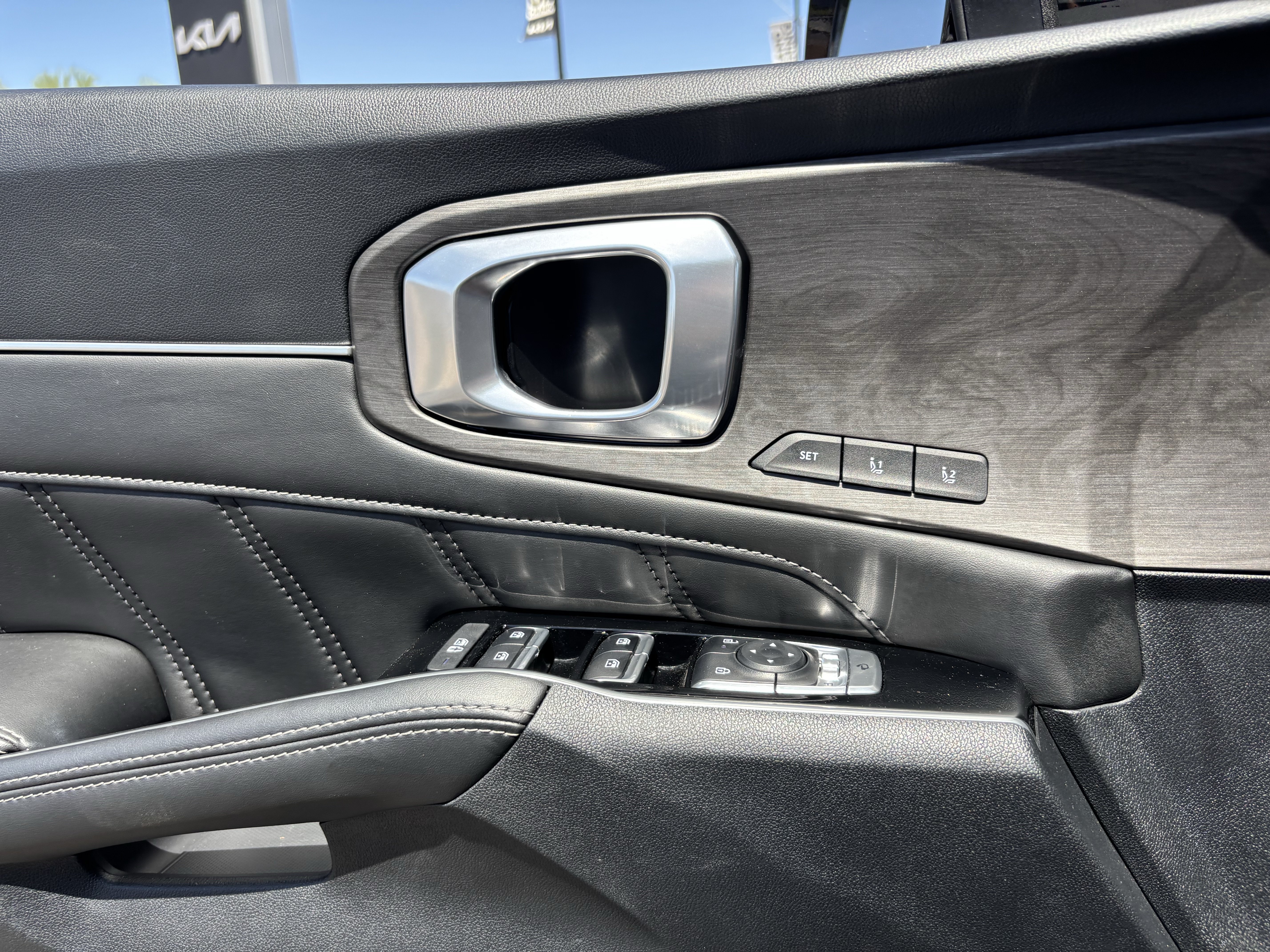 Certified 2025 Kia Sorento SX Prestige AWD/4WD image 20