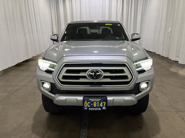 Used 2022 Toyota Tacoma Limited w/ Black Out Package (TMS) AWD/4WD image 11